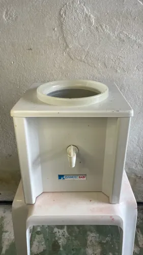 Suporte para garrafão vintage