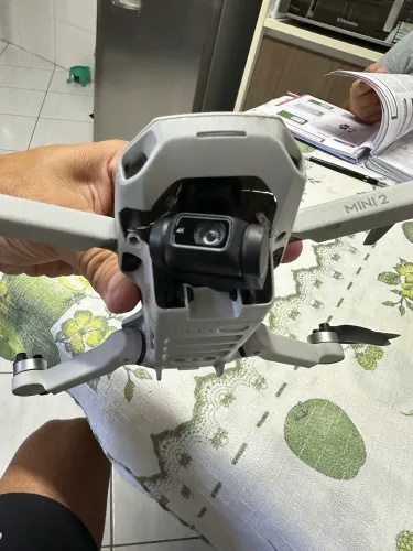 Drone mini 2 Leia com avaria!