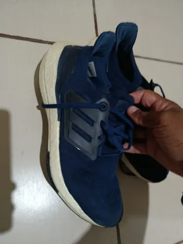 Tênis Adidas ultrabost 22 