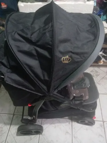 Carrinho de bebê cosco pouco tempo de uso