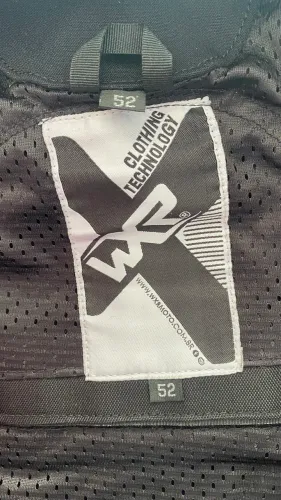 Vende-se macacão moto 