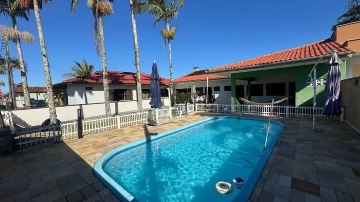 CASA no PRAIA DO ERVINO com 6 quartos para VENDA, 480 m²