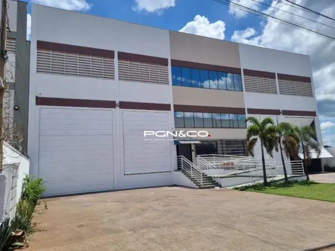 1.600,00 m2 - Altura pé direito 10,00 - 4 doca carga/descarga - sistema de incêndio 100 %