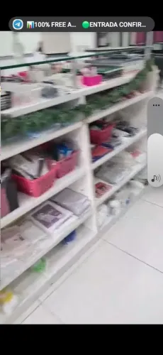 Vendo armário seminovo para loja