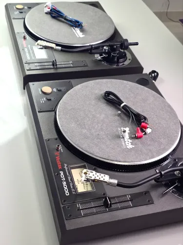 Par Toca Discos Vestax PDT-5000 + Agulhas