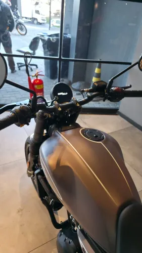 Guerrilla 450cc Peix Bronze - Duvallyer Rodrigues - 21 9 9271 71 82 - Royal Enfield