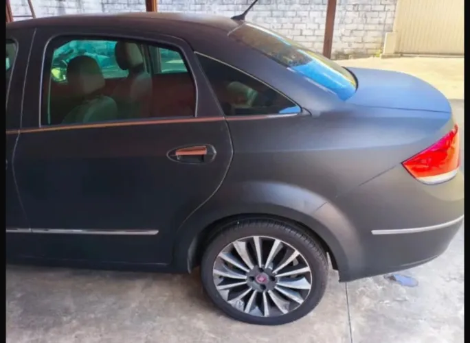 Fiat Linea Essence 1.8 Flex 16V 4P 2013