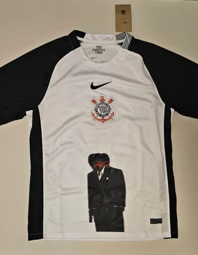Camisa do Corinthians modelo torcedor com a personalização do filme Scarface, tamanho M