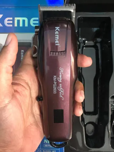 Máquina de Cortar Cabelo Profissional KM-2600PG Kemei Sem Fio Motor 5W