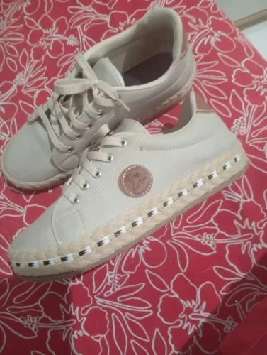 Tênis feminino 37