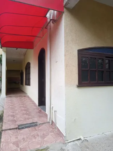 Alugo Ótima Casa ? para casal ou uma só pessoa !!! Vai estar livre para o mês de Julho .