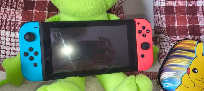 Nintendo switch com case personalizada usado