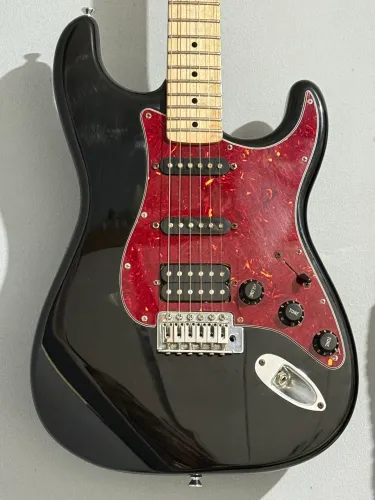 Guitarra - Squier by Fender HSS