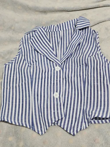 Camisa Estampada Com Listras, Gola E Botões Na Frente