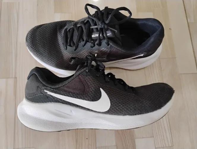 Tênis Nike revolution 7