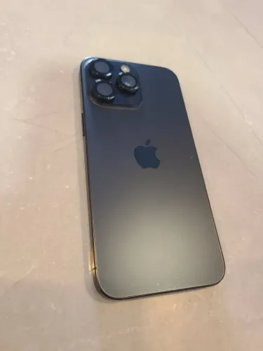iPhone 15 Pro Max - chip físico