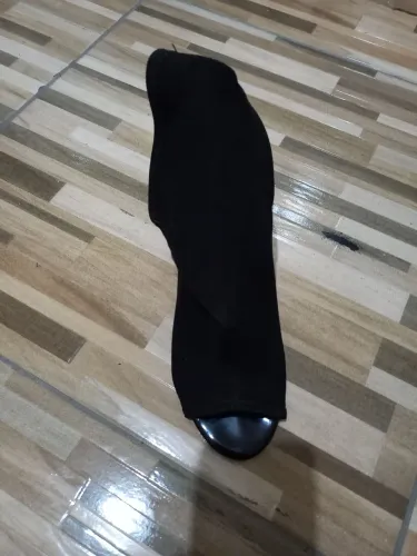 Linda bota cano curto e salto grosso