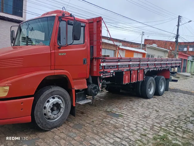 Caminhão 1620 a venda