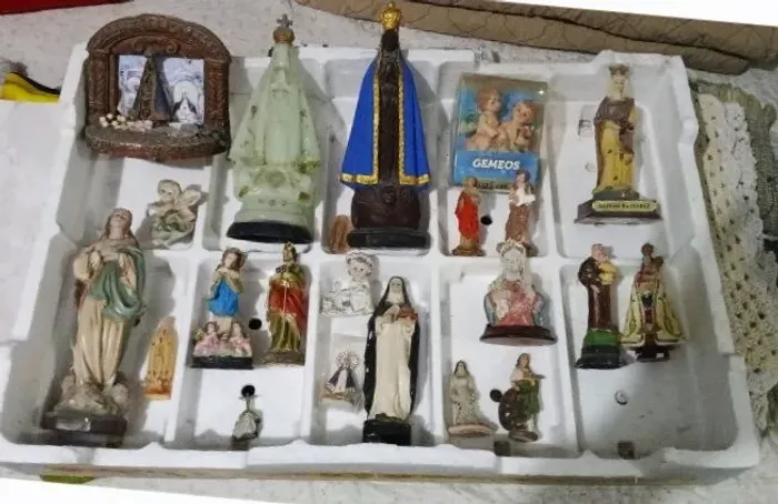 TROCO 18 santinhos...