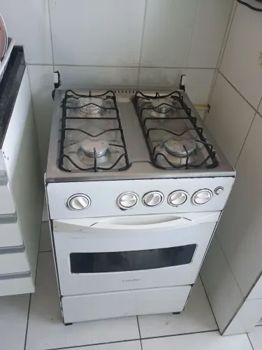 Vendo Fogão Esmaltec 4 bocas 