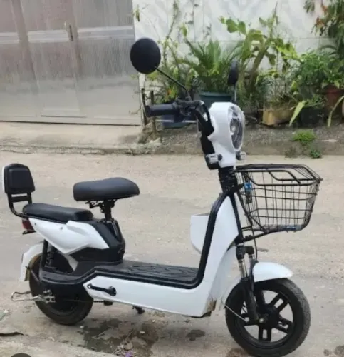 Moto Elétrica Zyon com 5 meses de uso com bateria Lítio nova, toda original de fabrica.