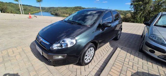 Fiat Punto Essence 1.6 Flex 16V 5P 2014