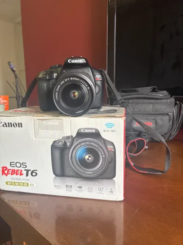Canon t6 + lente do kit + 2 baterias originais