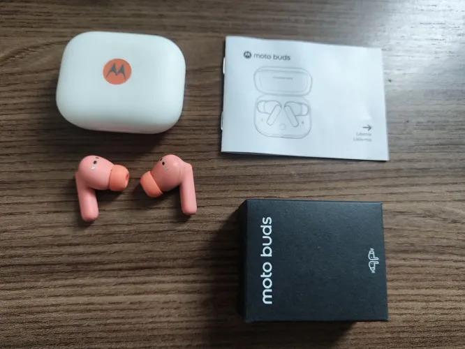 Fone de ouvido Moto Buds Bass Bluetooth
