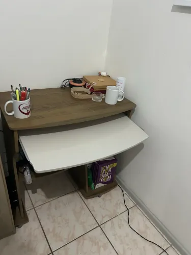 Escrivaninha / Mesa de Computador