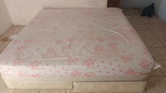 Vendo Cama Queen Eize