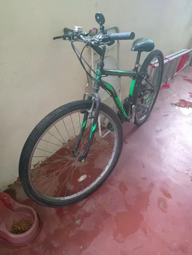 Bicicleta pouco usada