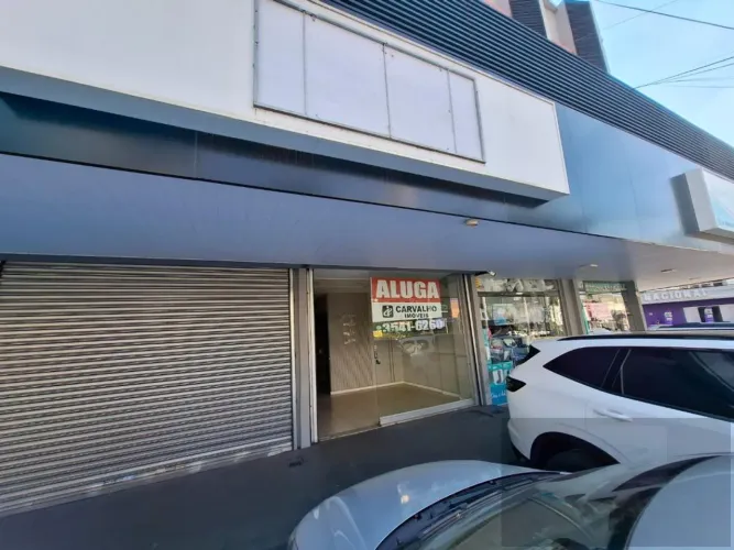 Loja Comercial com 64,10 m² e mezanino com 58,10 m² na Av. 85,