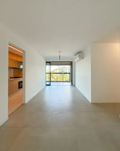 Barra da Tijuca apartamento reformado no Mudrá 02 quartos (01 suíte).