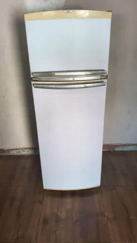 Geladeira Brastemp Frost Free, 680,00 avista/ entrega grátis