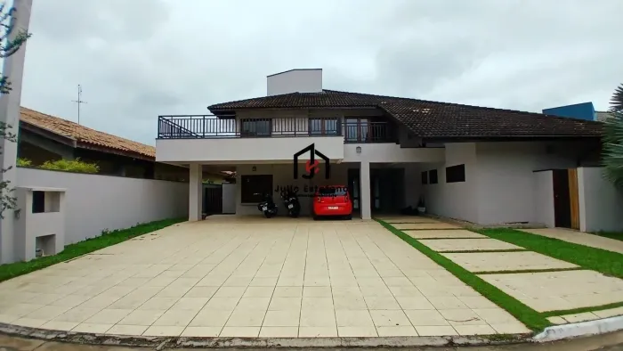 Sobrado com 4 suítes no Condomínio Colonial Village em Pindamonhangaba