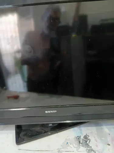Tv 32 semp dando sem sinal para quem conserta. 