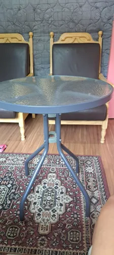 Mesa de vidro de ferro
