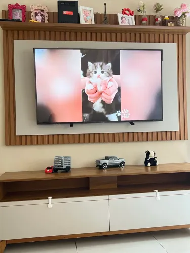 Painel com rack para tv