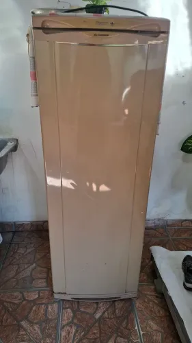Geladeira usada funcionando perfeitamente