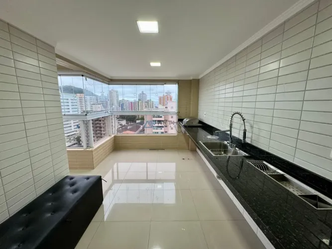 Apartamento Alto Padrão à venda em Praia Grande no Canto do Forte com 3 suítes