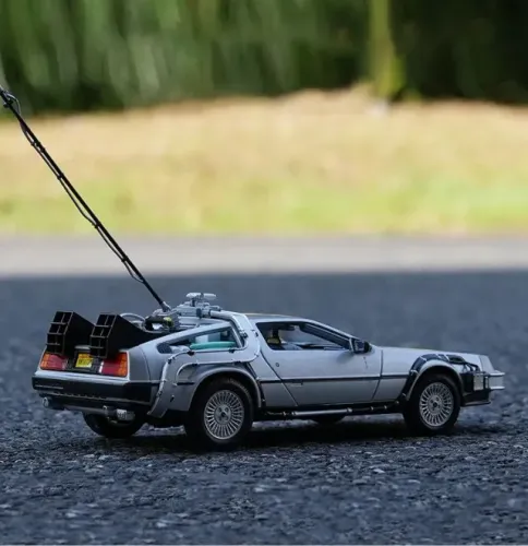 Miniatura DMC-12 Delorean De Volta para o Futuro 1