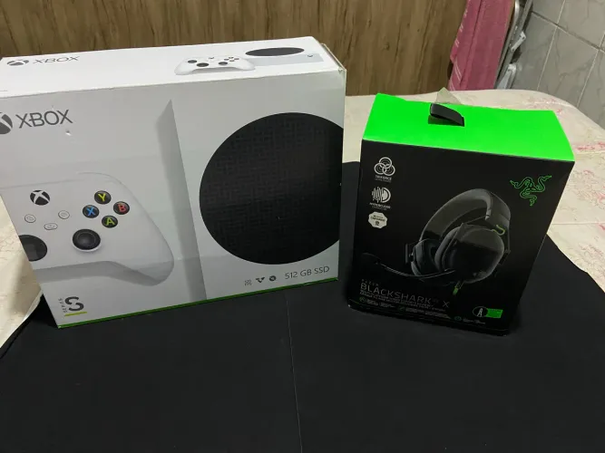Xbox Séries S + Headset Razer 