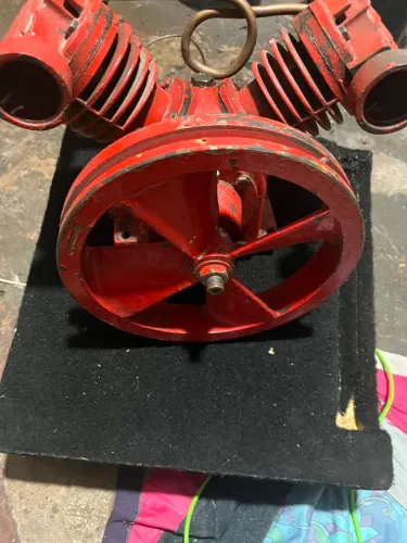 Compressor de Ar Industrial Wayne Wetzel WTV-5.2 - Robusto e em bom estado