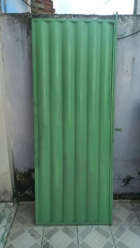 vendo Portão 85 cm de largura por 2,10 de altura