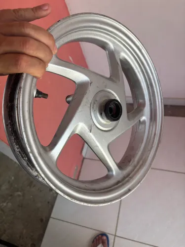 Roda Lead 110