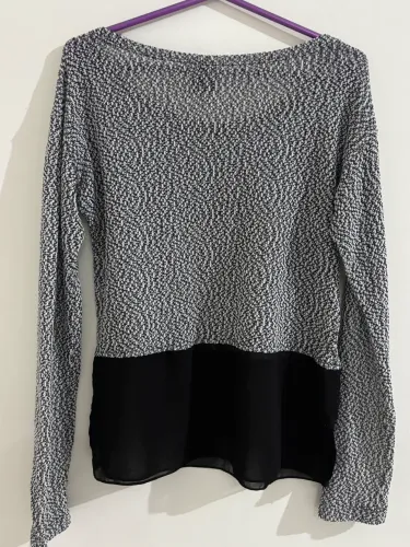 blusa de manga preta e branca 