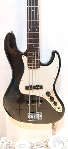 CONTRABAIXO - FENDER JAZZ BASS - ANO 2013
