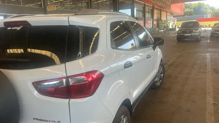 Ford Ecosport Freestyle 1.6 16V Flex 5P 2015