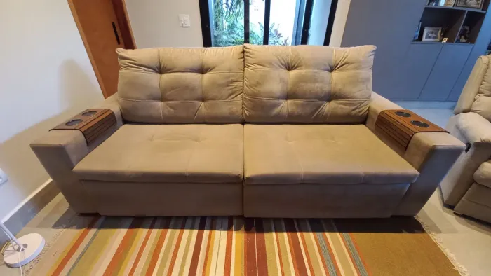 Sofá Retrátil em Suede