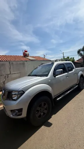 Nissan Frontier SV AT. CD 4X4 2.5 TB Dies. Aut. 2015